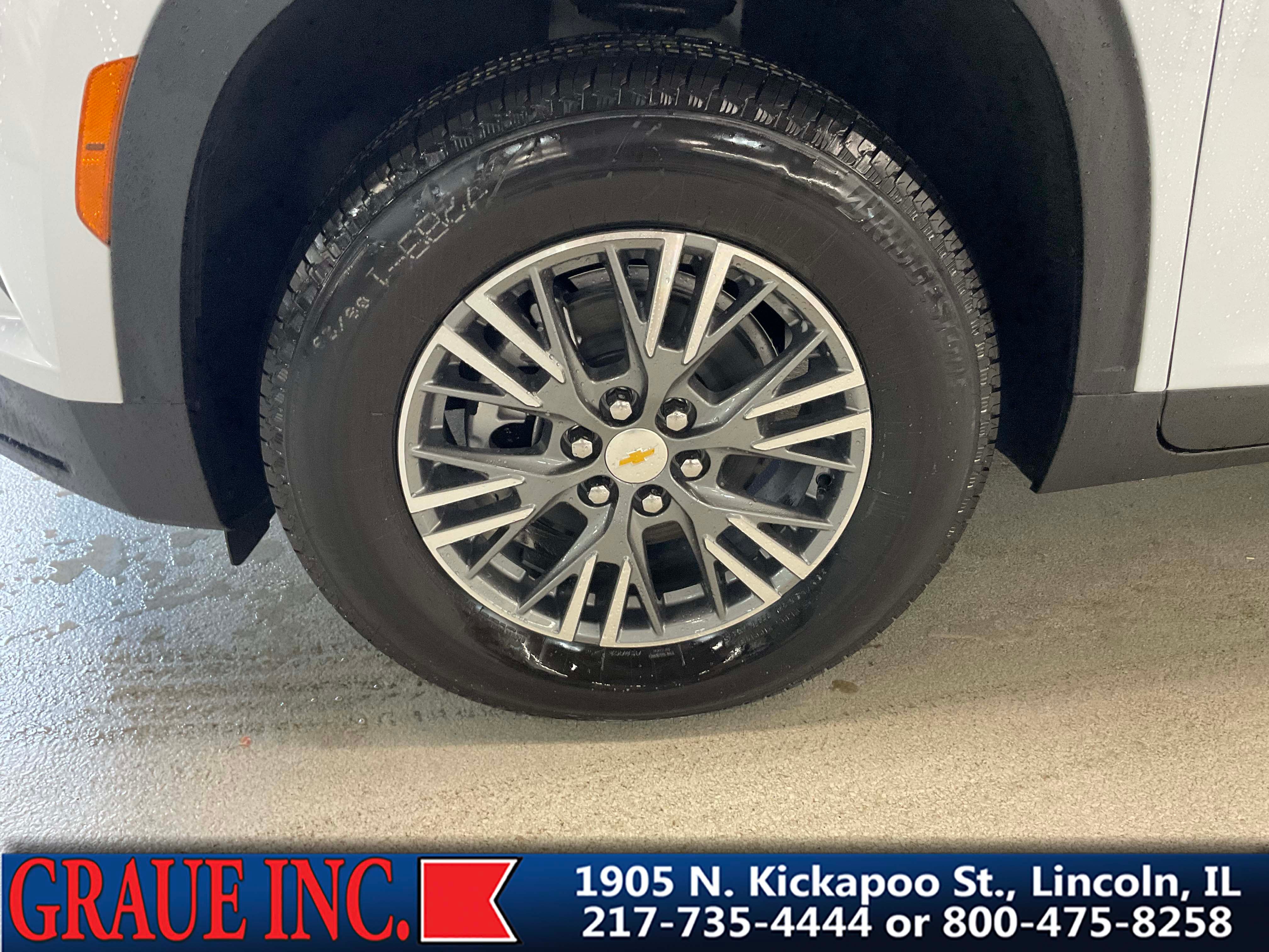 2027 Chevrolet Traverse LT