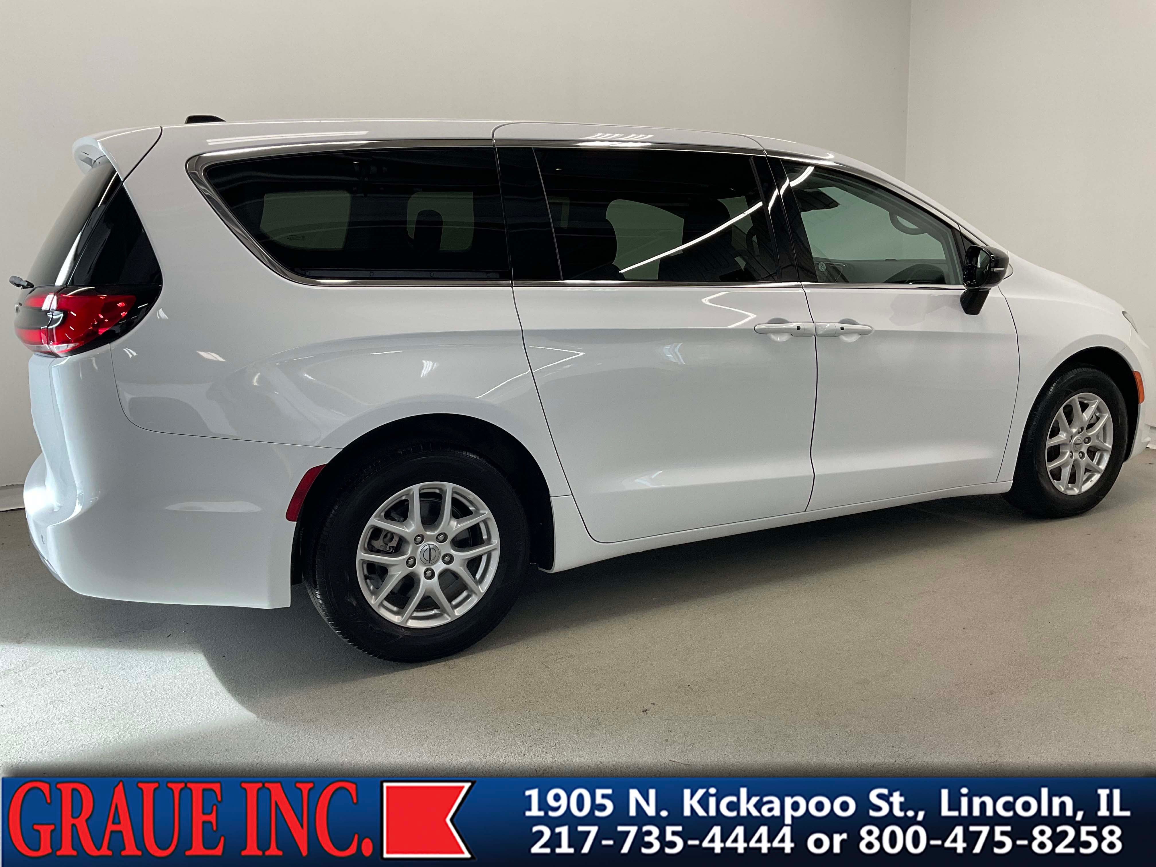 2024 Chrysler Pacifica Touring L