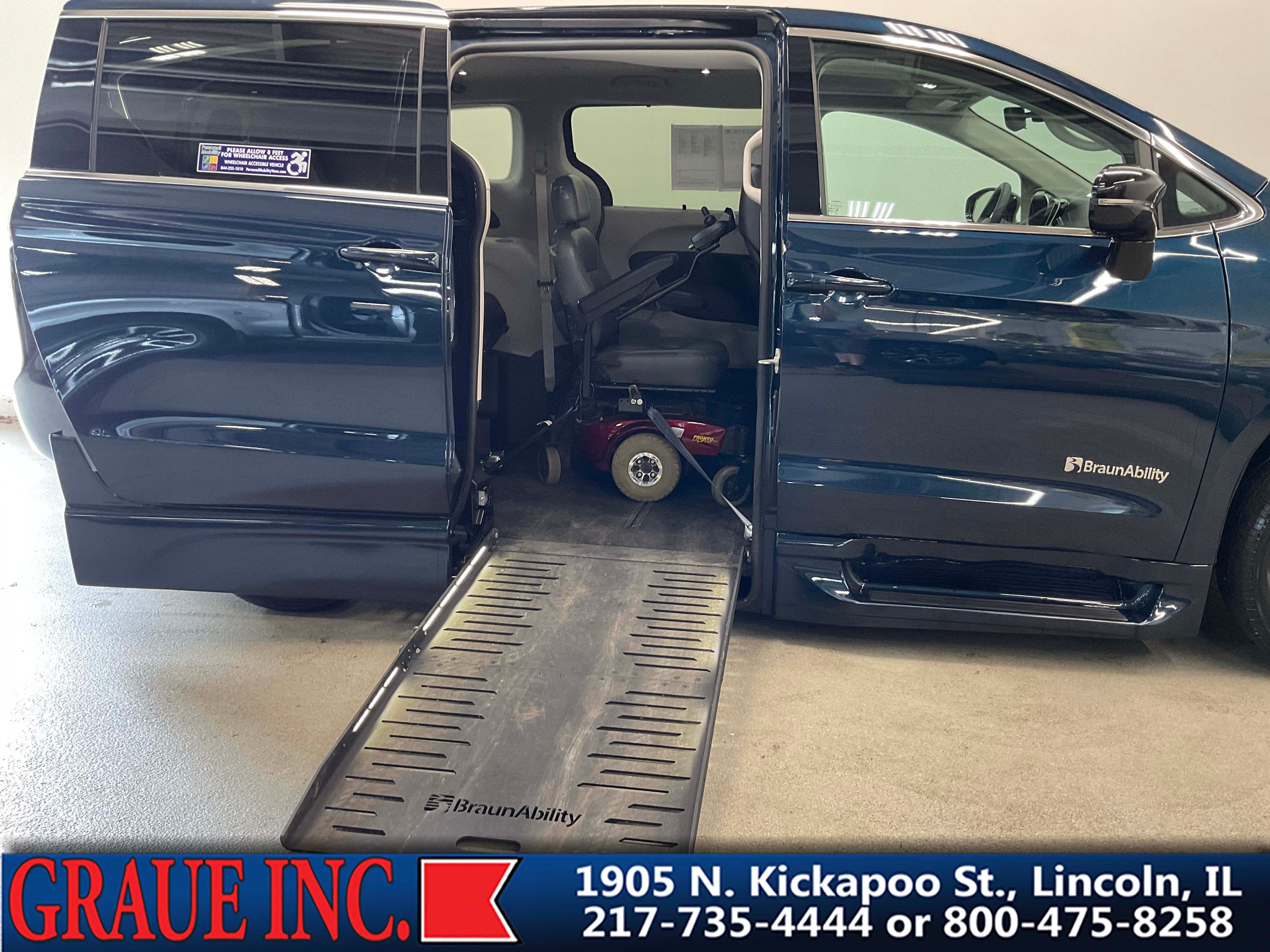 2024 Chrysler Pacifica Touring L