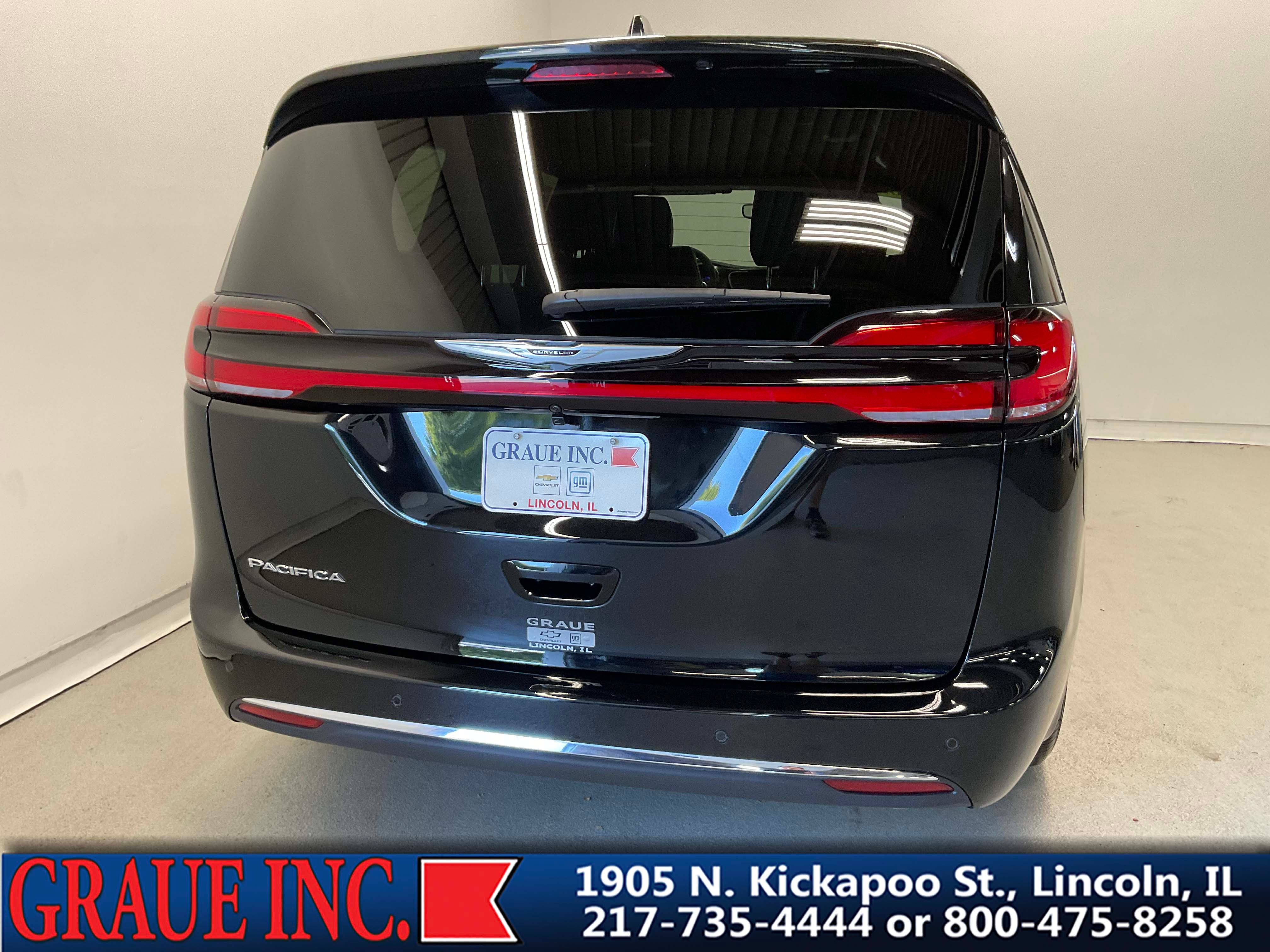 2026 Chrysler Pacifica Select
