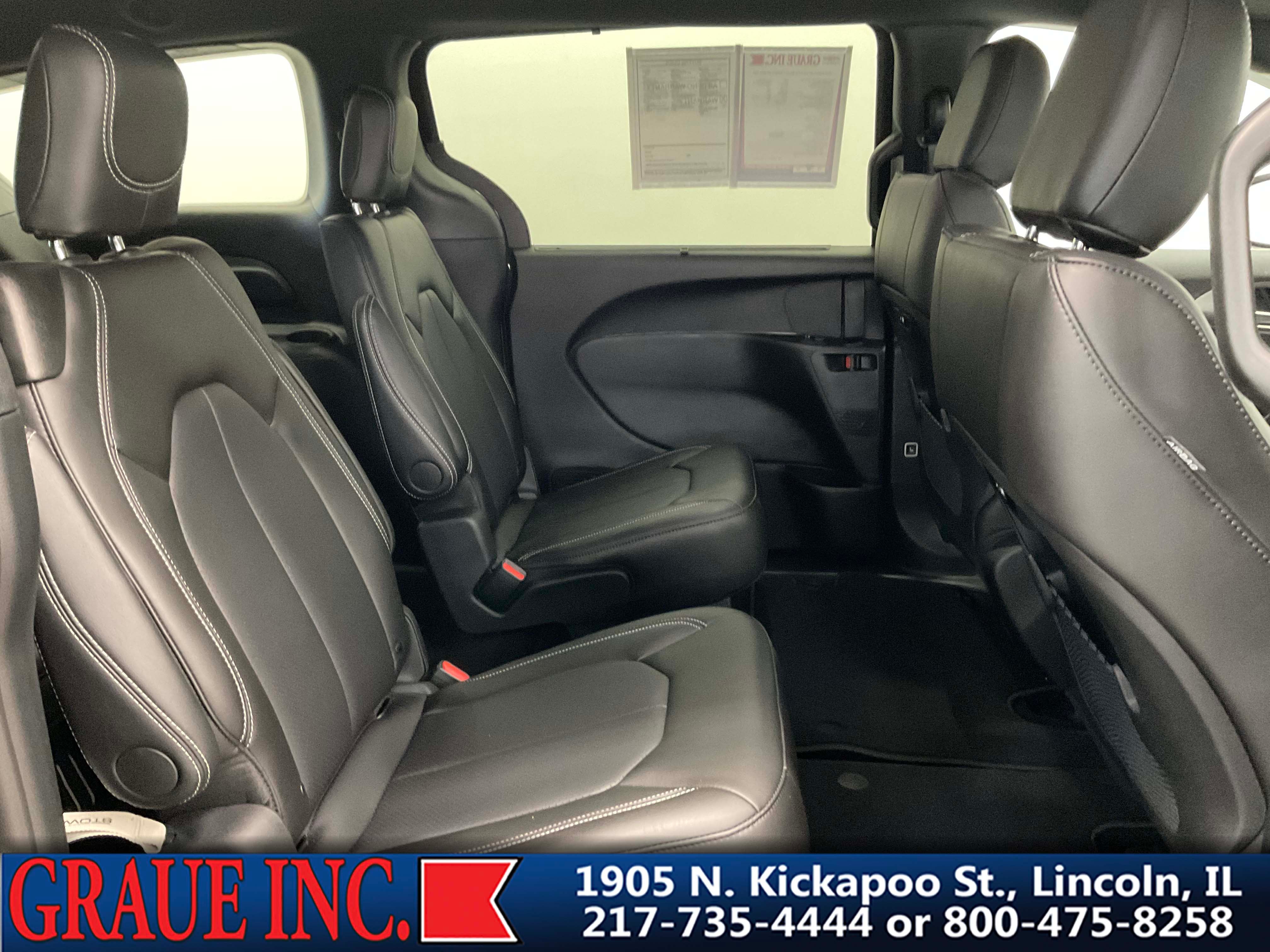 2026 Chrysler Pacifica Select