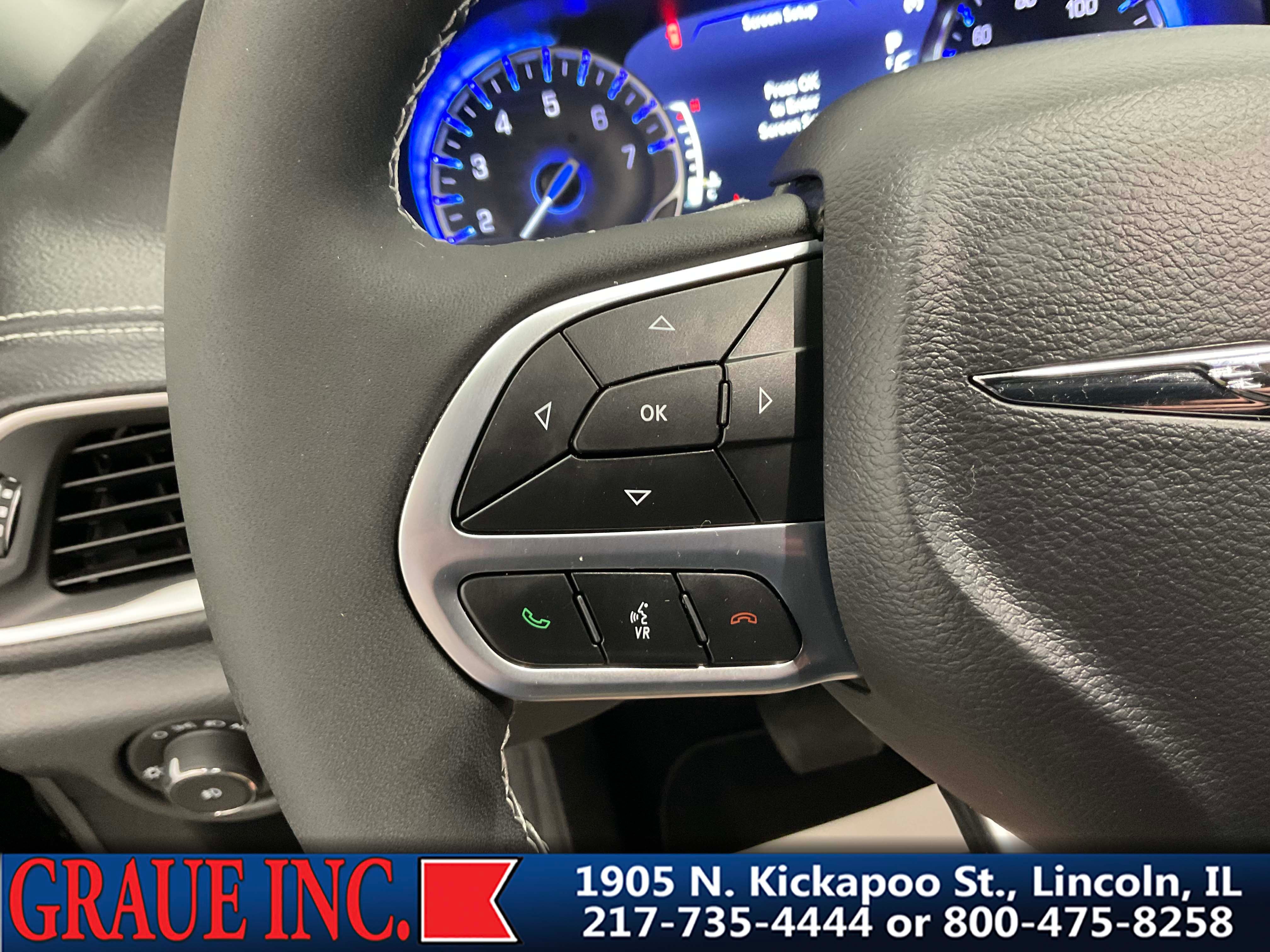 2026 Chrysler Pacifica Select