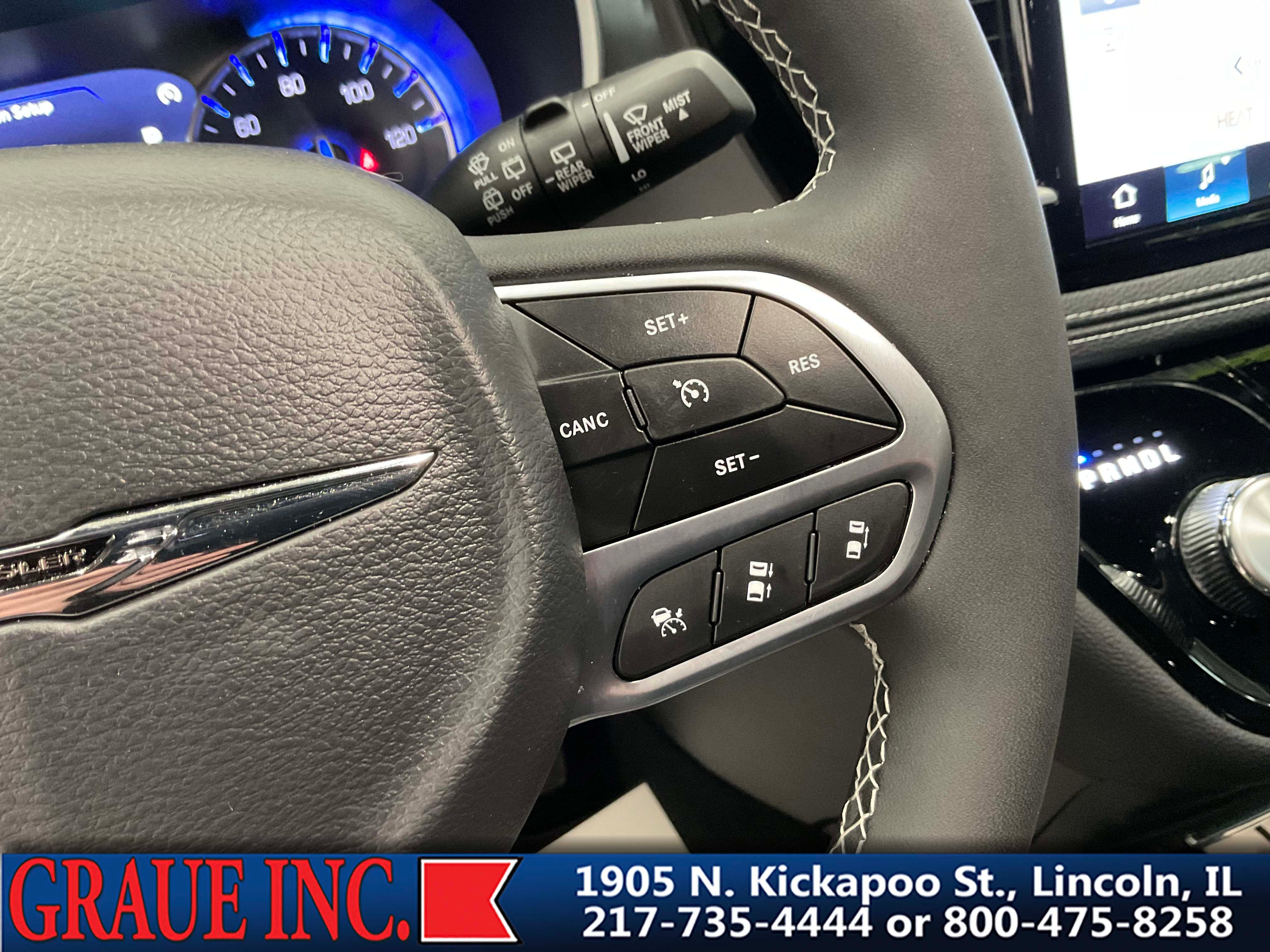2026 Chrysler Pacifica Select
