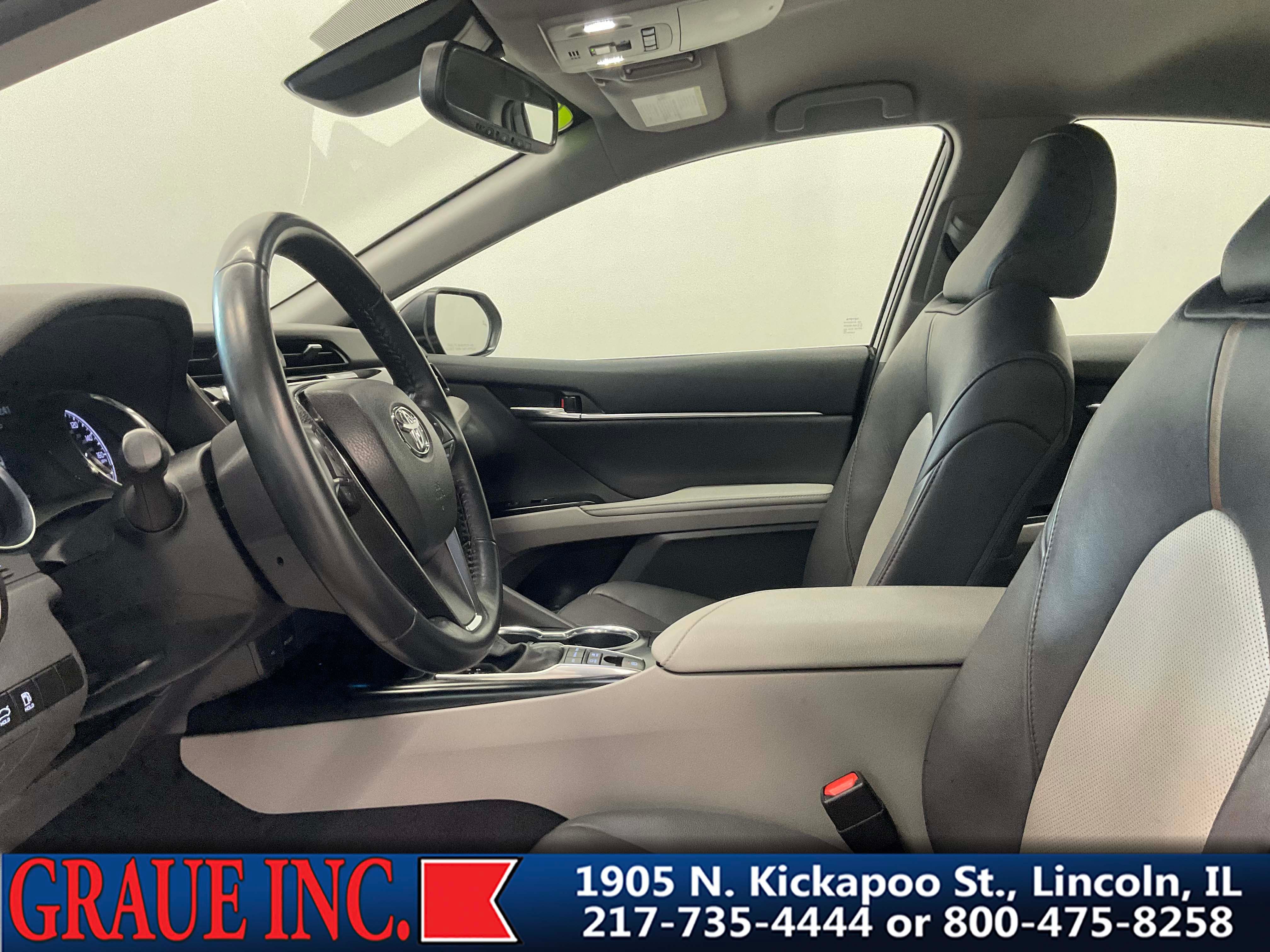 2020 Toyota Camry Hybrid XLE