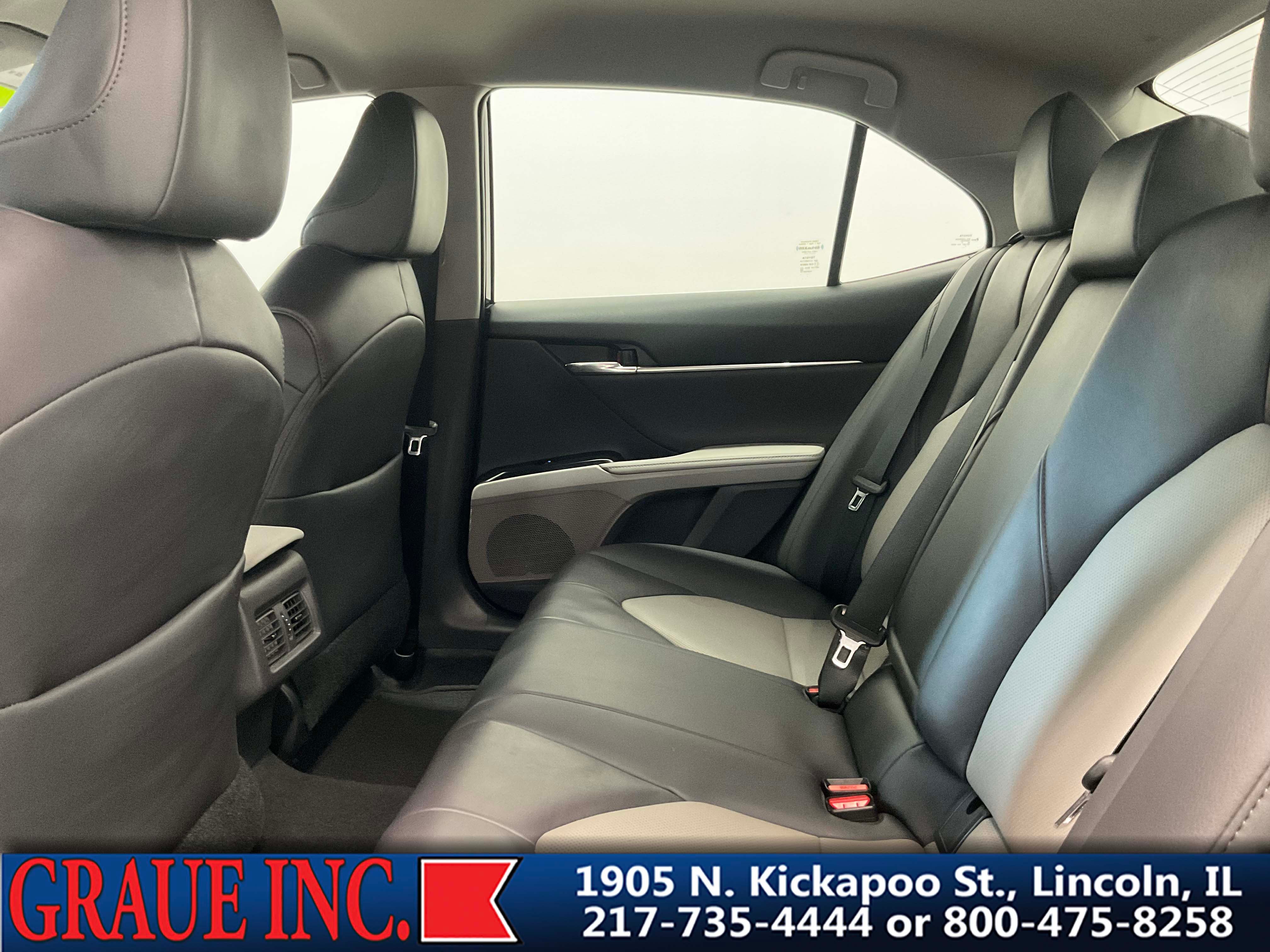 2020 Toyota Camry Hybrid XLE