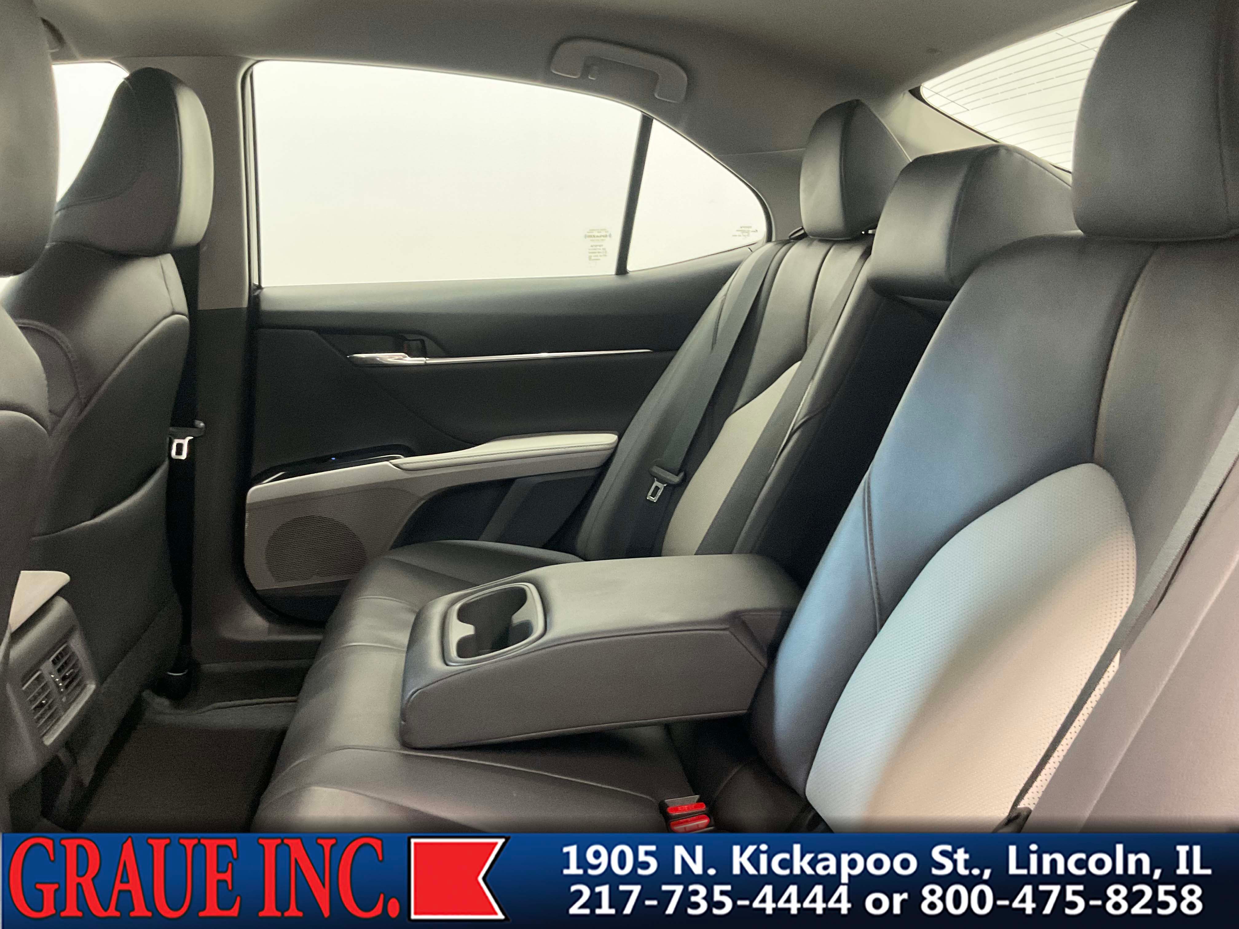 2020 Toyota Camry Hybrid XLE