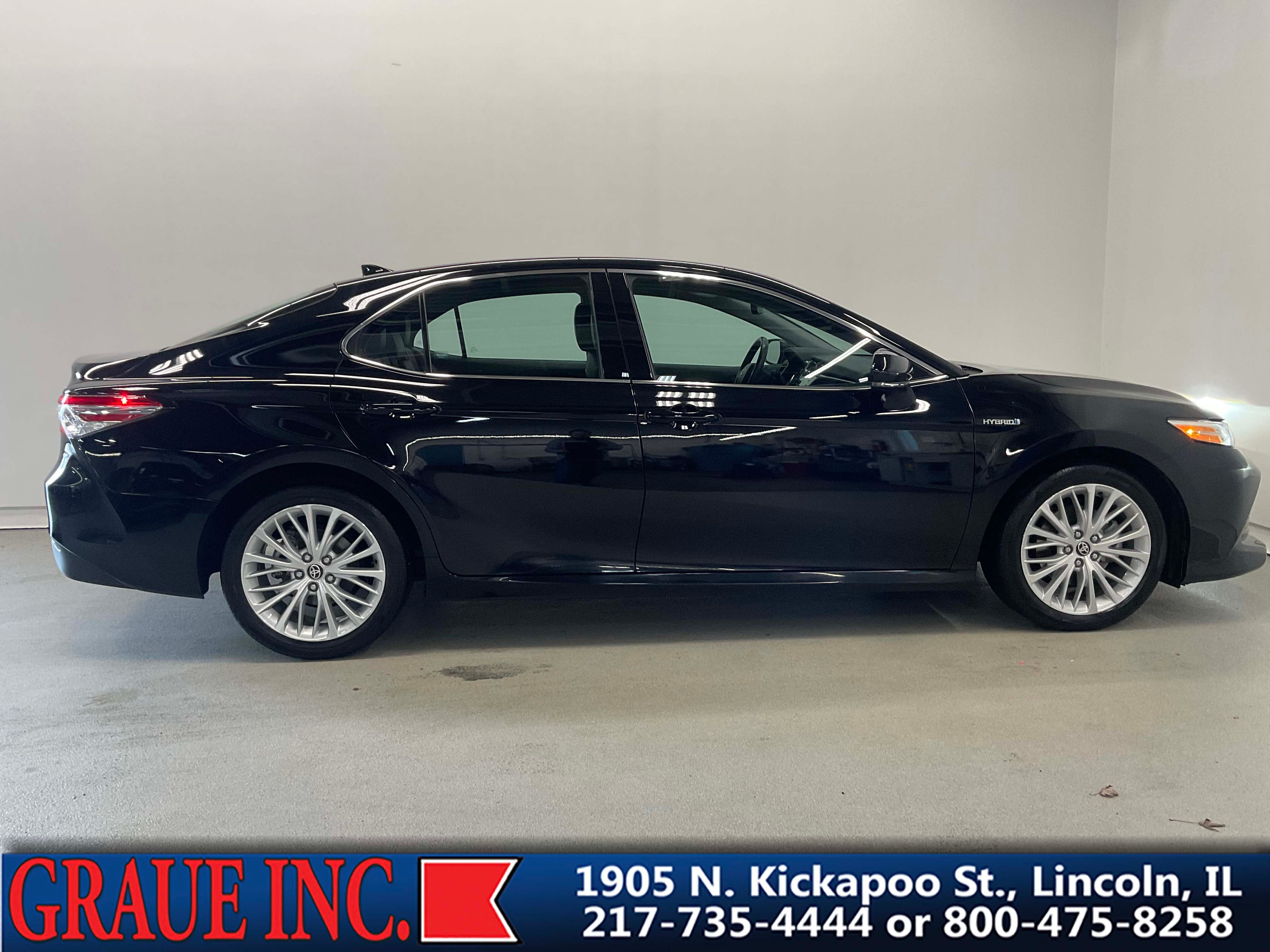 2020 Toyota Camry Hybrid XLE