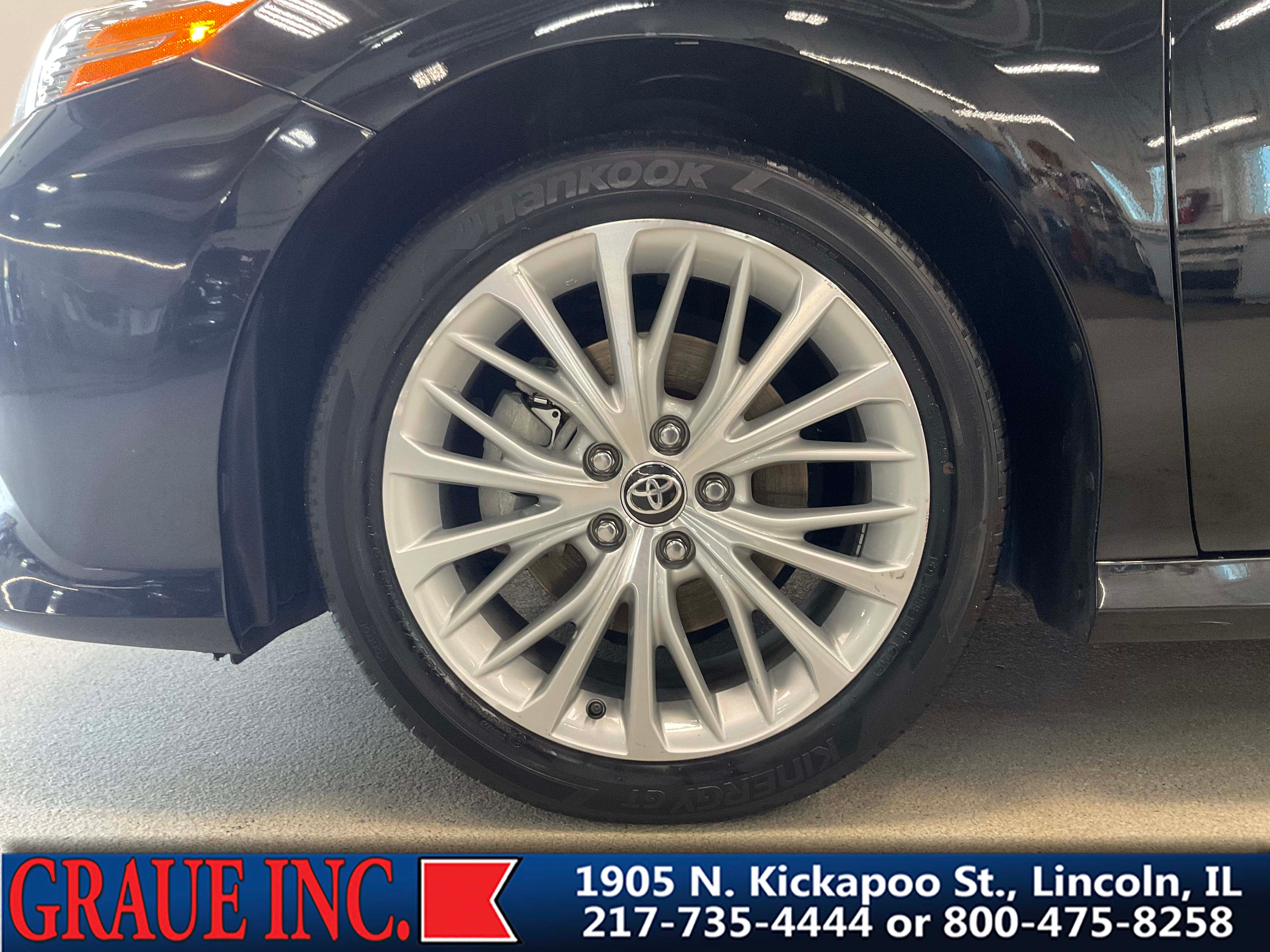 2020 Toyota Camry Hybrid XLE