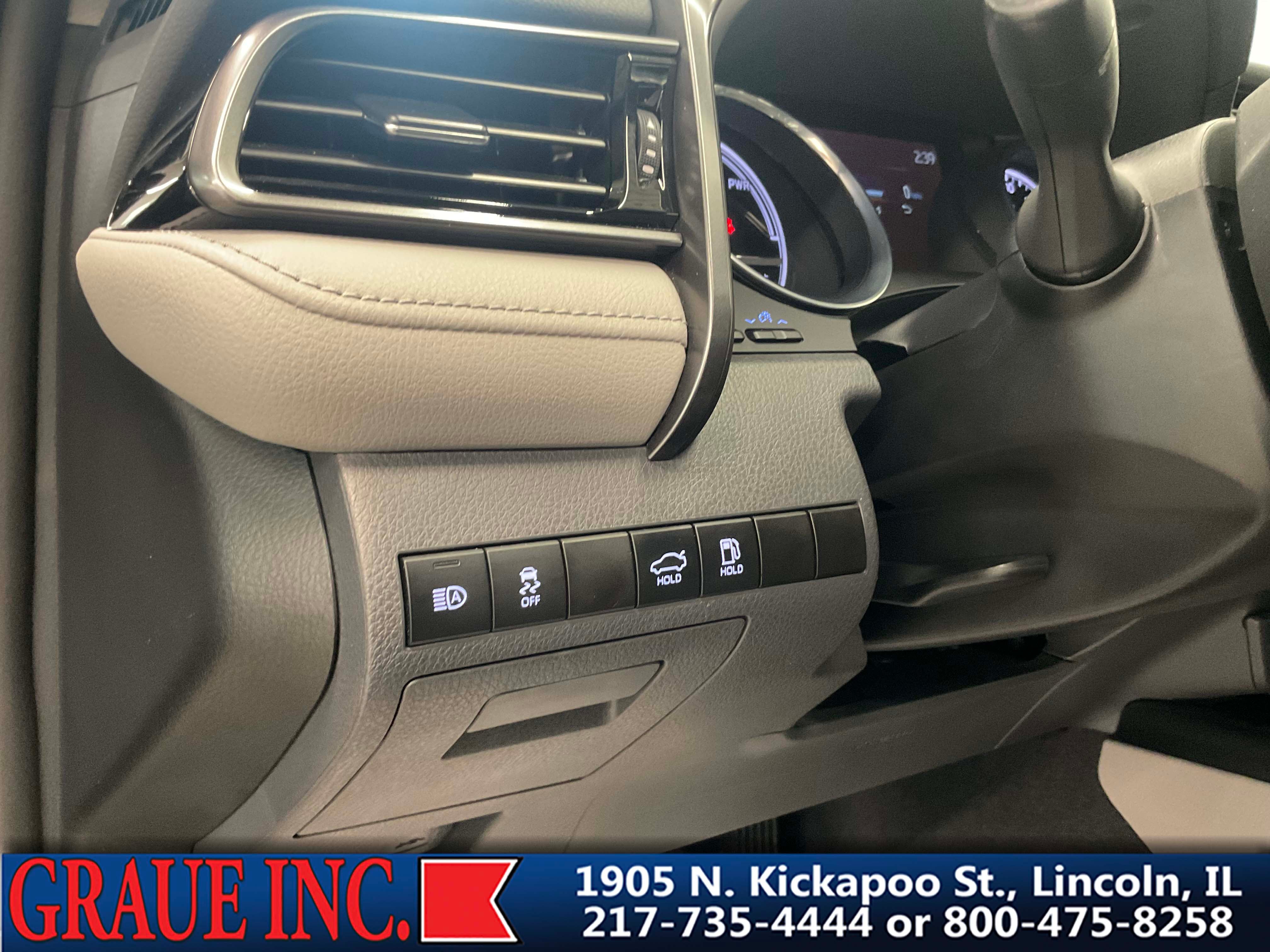 2020 Toyota Camry Hybrid XLE