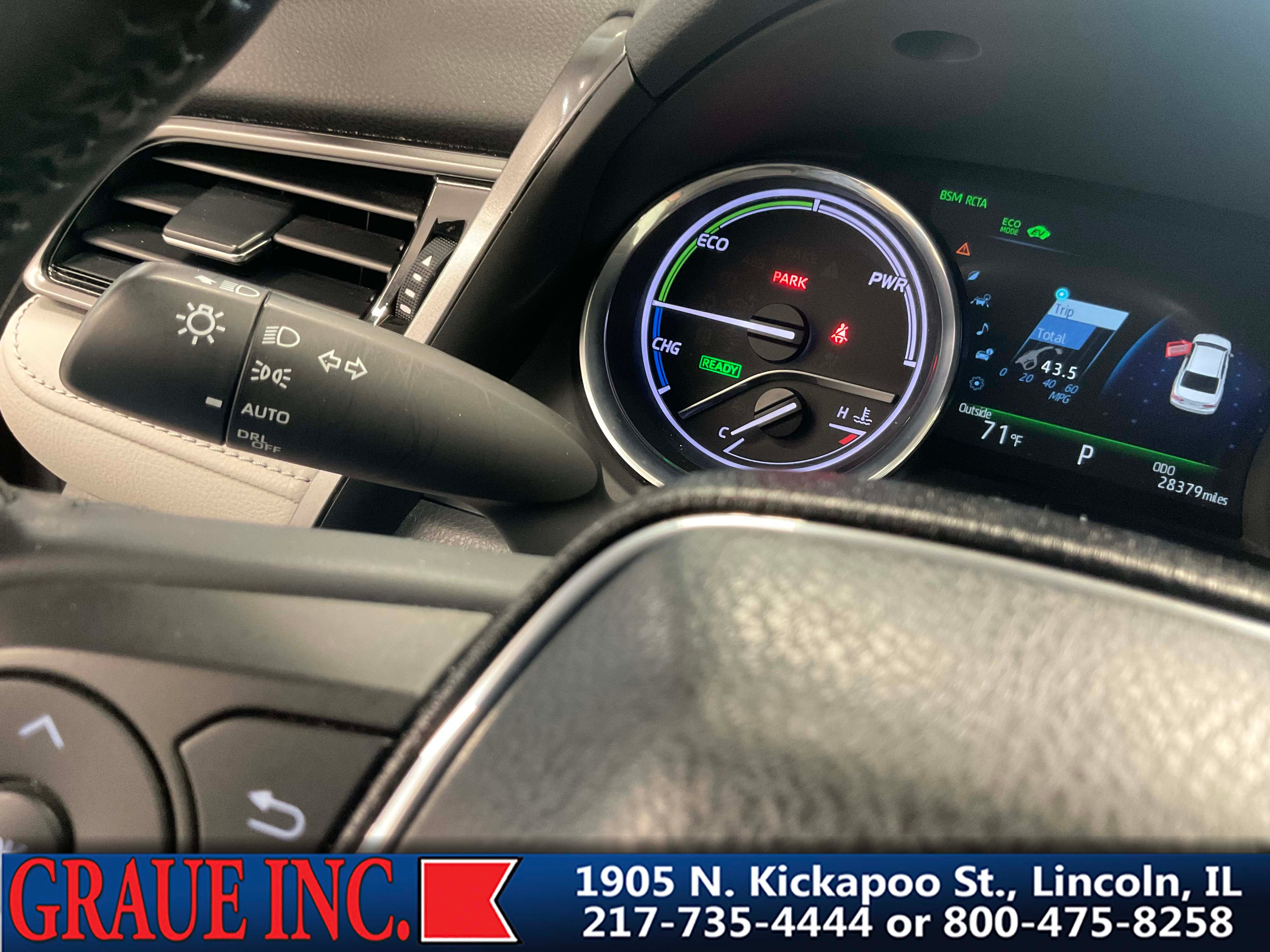 2020 Toyota Camry Hybrid XLE